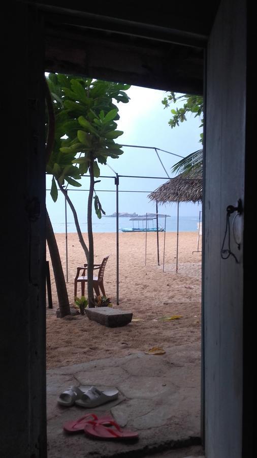 Sea Song Bed and Breakfast Unawatuna Εξωτερικό φωτογραφία